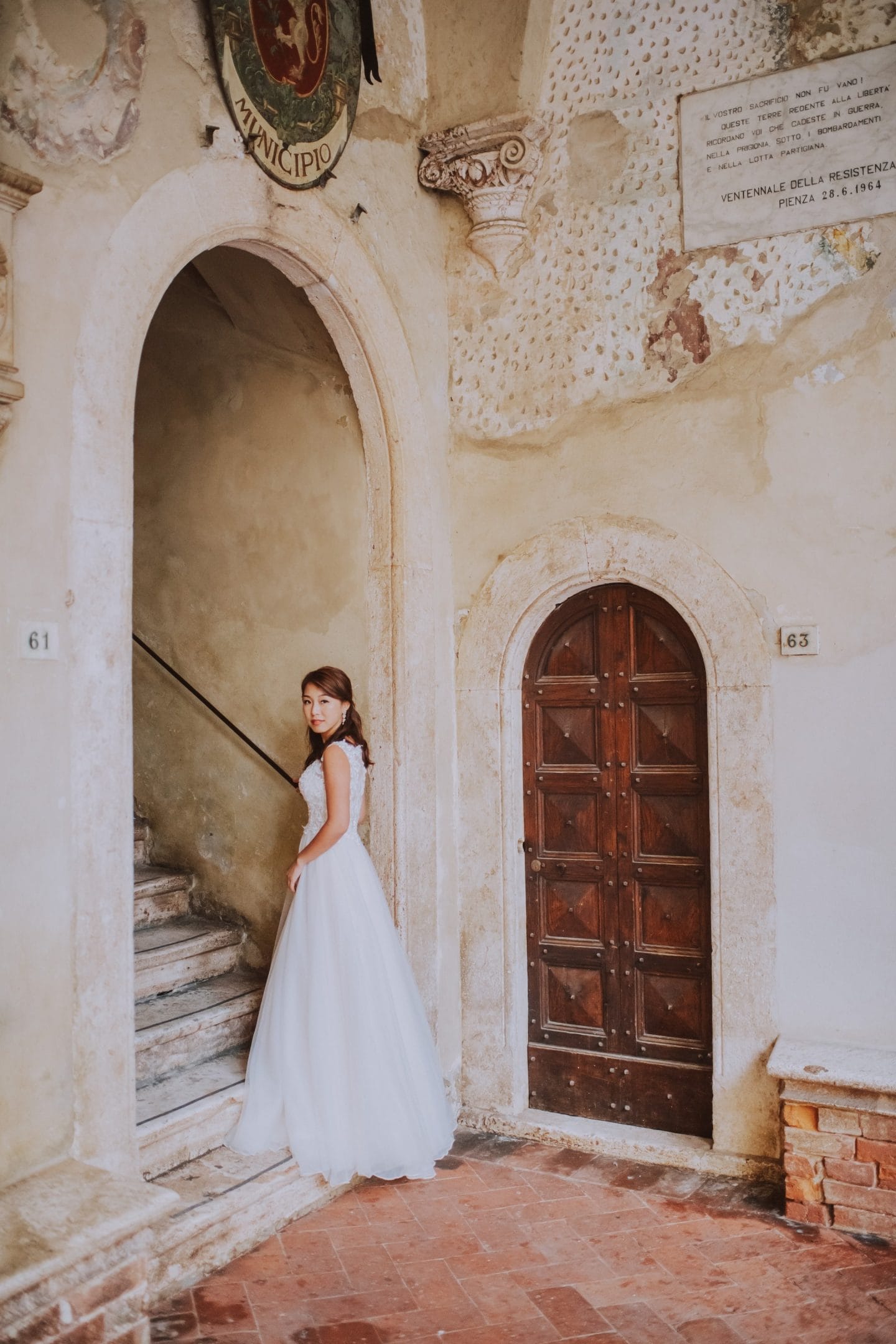 Tuscany Pre Wedding Photo Shoot Photographer Pienza Vitaleta Chapel